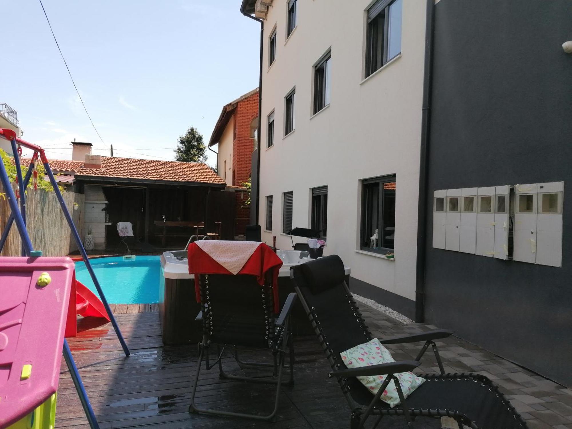 Apartmani U Kastelima Kaštela Стая снимка